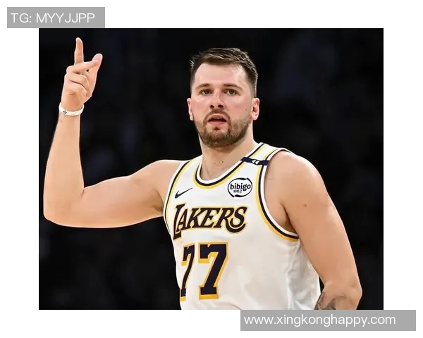 里夫斯称赞东契奇为联盟顶尖球员他的表现令所有人都不感到意外 里夫斯称赞东契奇为联盟顶尖球员他的表现令所有人都不感到意外