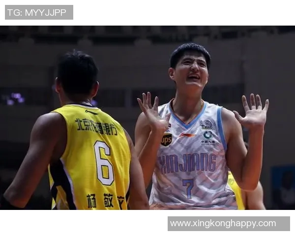 克莱替补首节表现出色5分钟内贡献5分2板1助1断展现冷静实力 克莱替补首节表现出色5分钟内贡献5分2板1助1断展现冷静实力