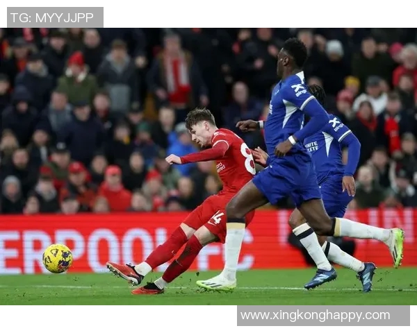 公交司机穿利物浦球衣遭切尔西球迷围攻后被解雇引发热议 公交司机穿利物浦球衣遭切尔西球迷围攻后被解雇引发热议